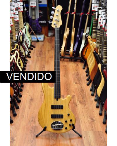 Lakland Skyline 4401 Natural Fretless